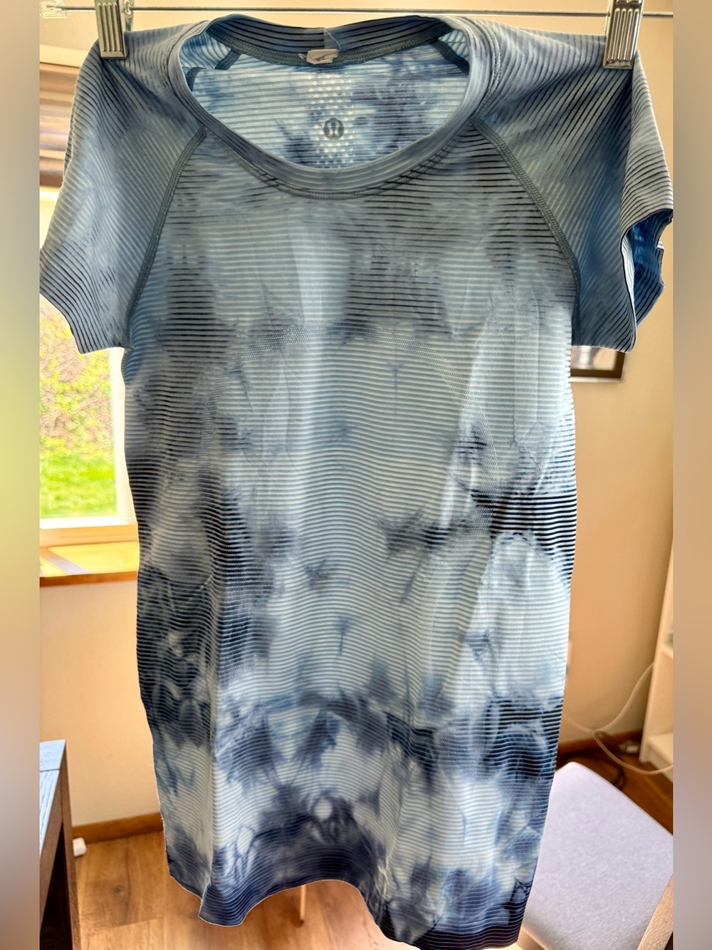 lululemon athletica Blue Tie-Dye Short Sleeve Top